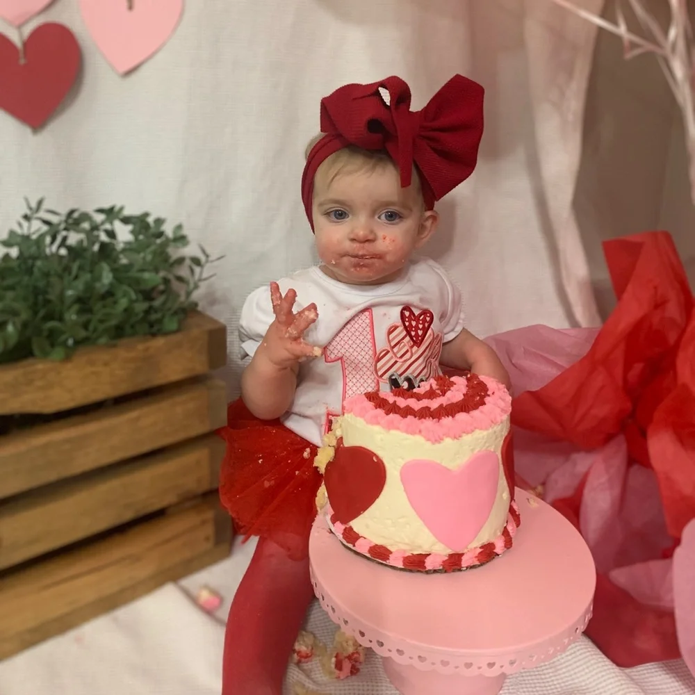 Hi! I’m Brooke🤍 - Picture 8 of 9